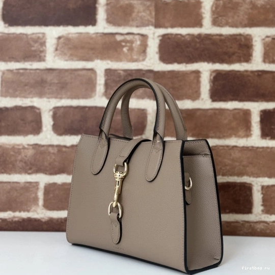 First bag ru CHANELosure Small hook bag with tote Gucci 0821